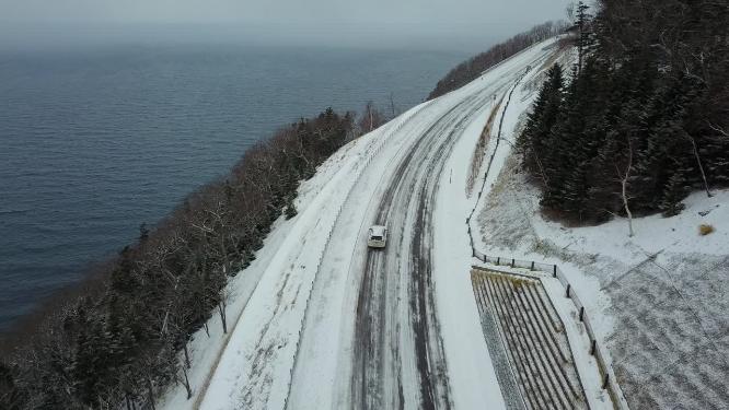 日本北海道知床半岛海岸线公路风光