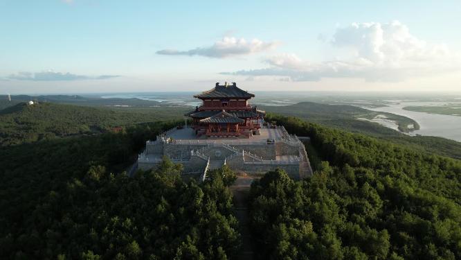 黑龙江背景下的抚远市东极阁