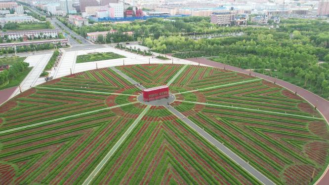 黑龙江抚远市滨江公园花坛航拍景观