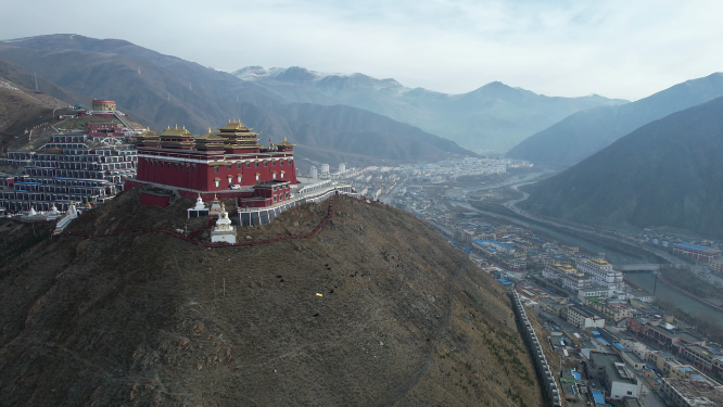 青海玉树市结古寺航拍风光