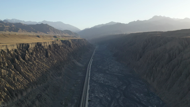 原创 新疆旅行独山子大峡谷自然风光航拍