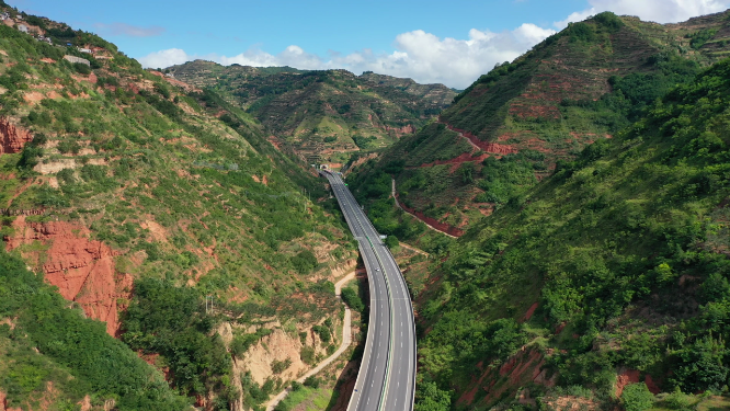 甘肃平绵高速公路交通运输航拍景观