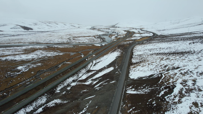 原创 青海玉树共玉高速雪原公路自然风光