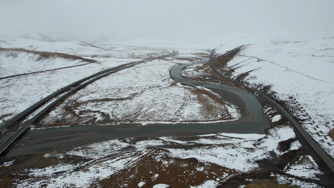 原创 青海玉树共玉高速雪原公路自然风光