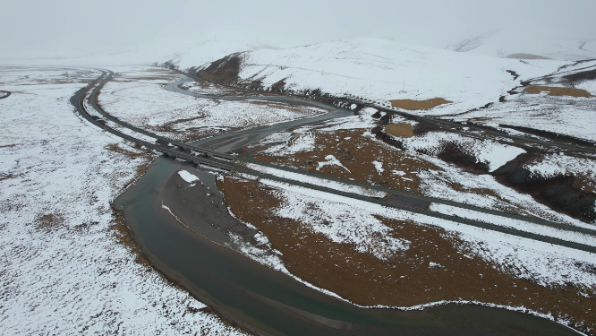 原创 青海玉树共玉高速雪原公路自然风光