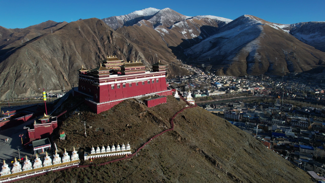 青海玉树市结古寺城市地标建筑航拍风光