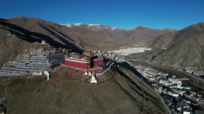 青海玉树市结古寺城市地标建筑航拍风光