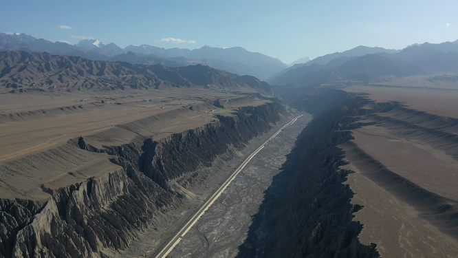 原创 新疆旅行独山子大峡谷自然风光航拍