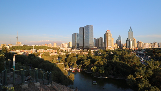 新疆乌鲁木齐城市高楼天际线景观