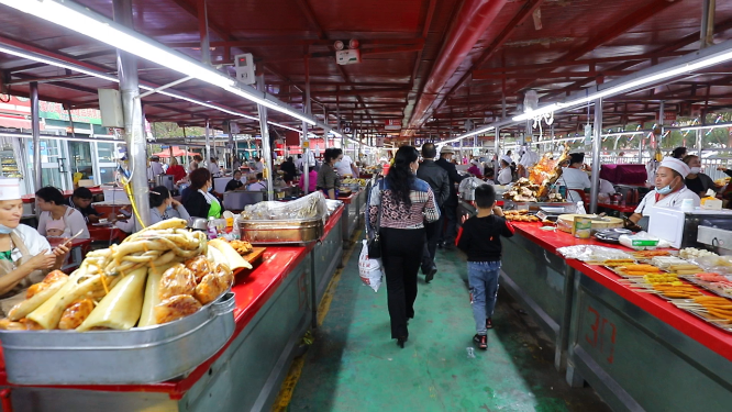 新疆库车乌恰农贸市场美食街