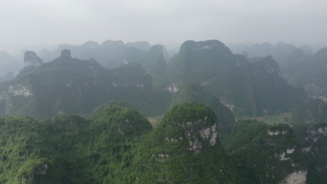 广西崇左喀斯特地貌峰林自然风光航拍