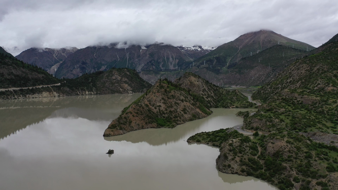 西藏左贡然乌湖航拍风光