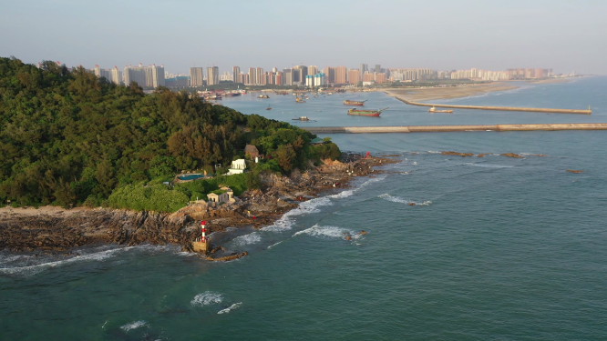 北海市冠头岭海枯石烂灯塔海岸线自然风光