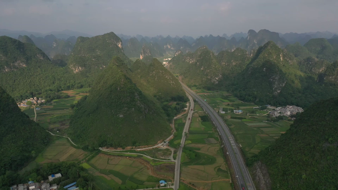 广西崇左喀斯特地貌峰林自然风光航拍