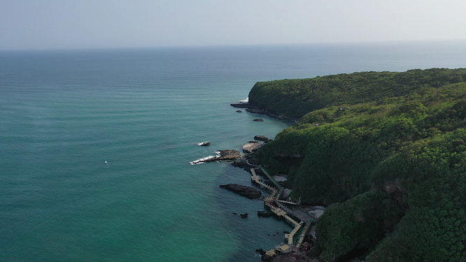 广西北海涠洲岛海滨鳄鱼山自然风光航拍