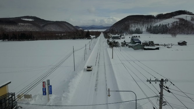 日本北海道雪原公路自驾游风光航拍