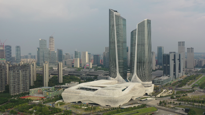 南京保利大剧院地标城市天际线风光航拍