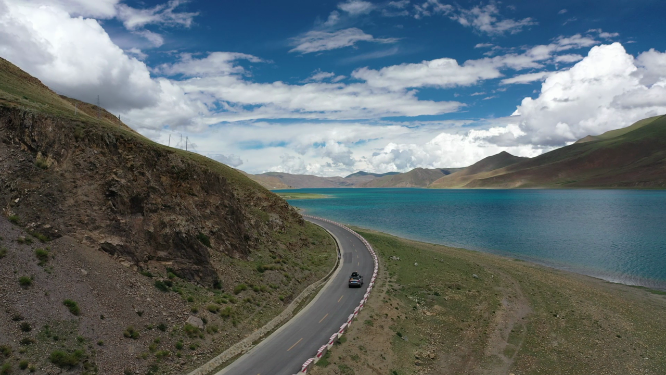 西藏山南浪卡子县羊卓雍错湖泊公路自驾游自然风光