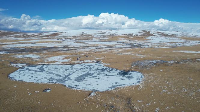 青海玉树曲麻莱县黄河源头雪原湿地湖泊自然风光