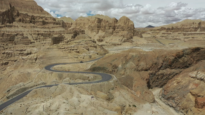 西藏阿里扎达土林公路自驾旅行自然风光
