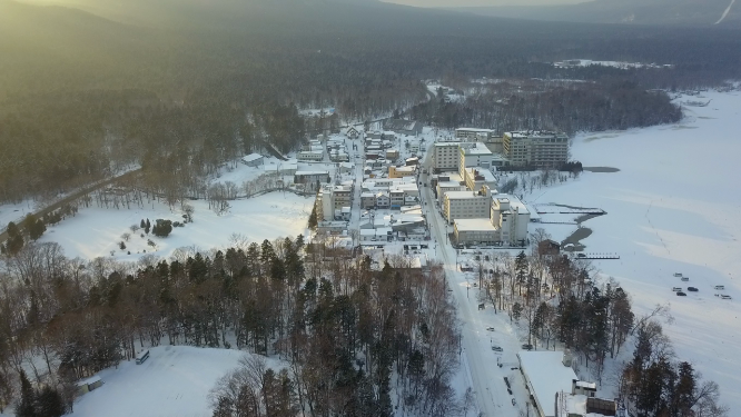 日本北海道阿寒湖温泉镇冬季风光航拍