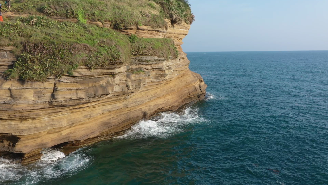 广西北海涠洲岛海滨暮崖海景自然风光