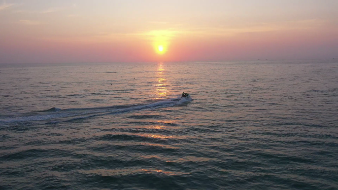 广西北海涠洲岛海滨水上摩托艇航拍