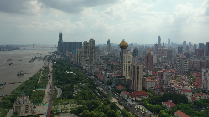 武汉汉口江滩城市天际线建筑风光航拍