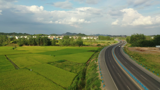湖北G318国道乡村农田公路交通风光