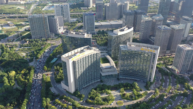 西安高新区都市之门天际线航拍风光