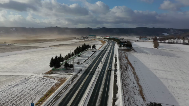 日本北海道乡村雪原公路