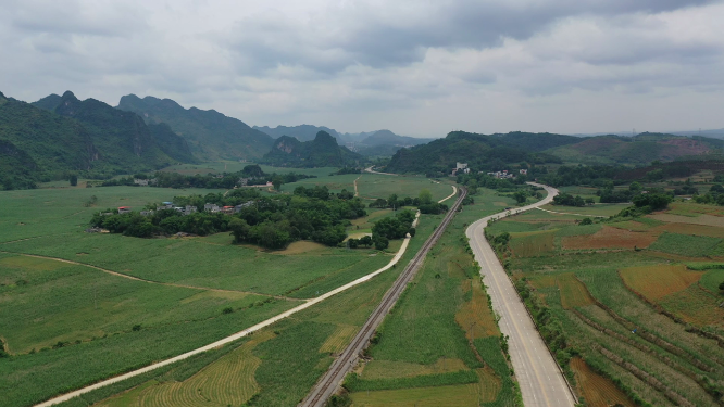 广西崇左喀斯特地貌峰林自然风光航拍