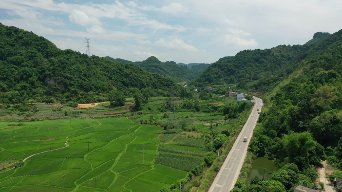 广西崇左喀斯特地貌峰林自然风光航拍