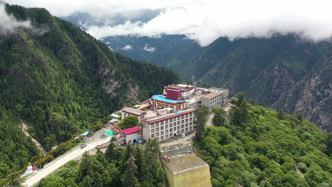 中国西藏山南市洛扎县拉康镇卡久寺自然风光