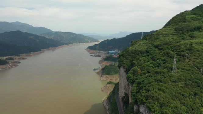 湖北秭归县屈原镇长江三峡自然风光航拍