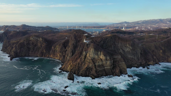 日本北海道室兰地球岬悬崖灯塔海岸线