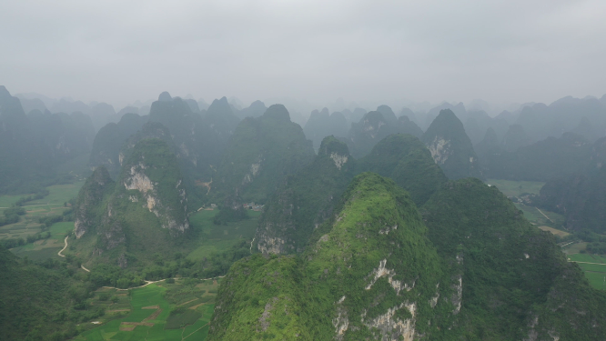 广西崇左喀斯特地貌峰林自然风光航拍