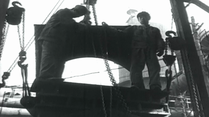 1952年鞍钢崛起第一根无缝钢管 