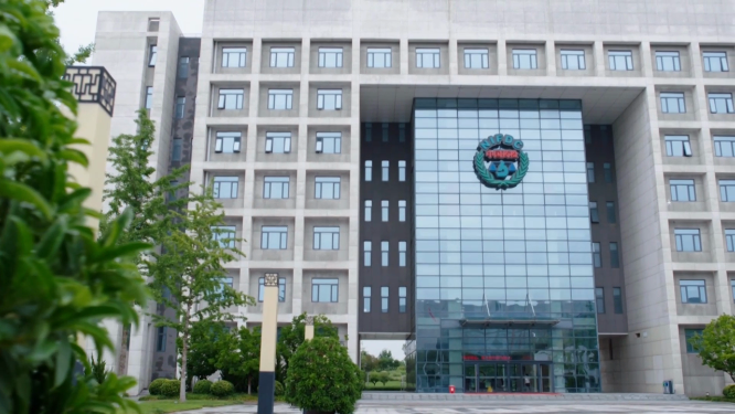 中国中医药基地科兴疫苗生产车间流水线
