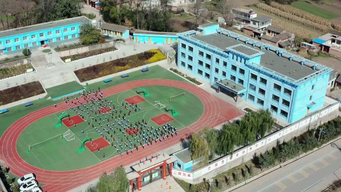 希望小学外景操场广播体操
