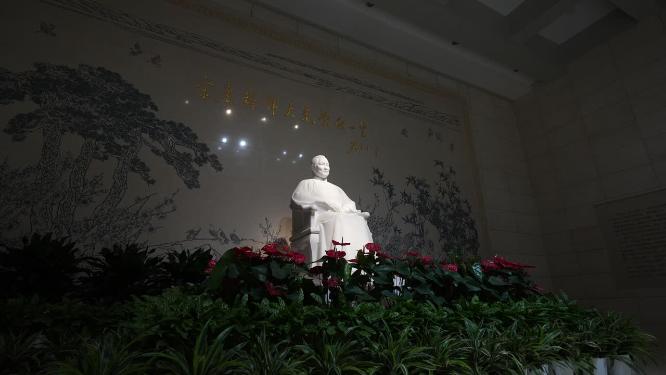 宋庆龄坐像汉白玉雕塑