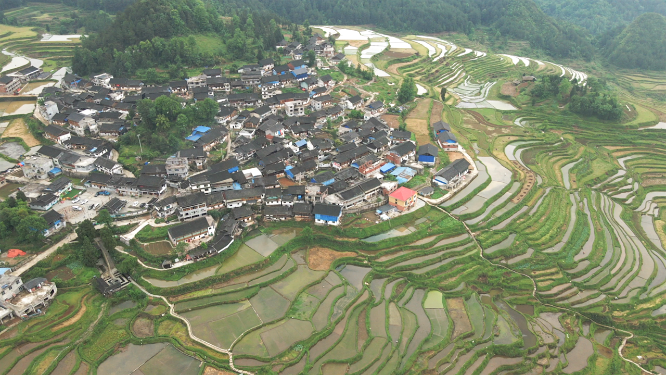 航拍乡村梯田