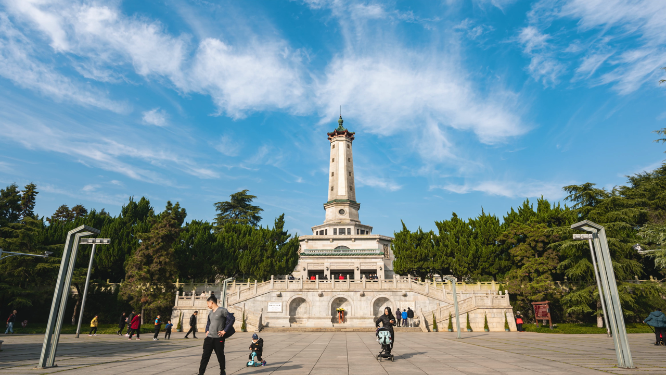 6k烈士纪念塔白云延时