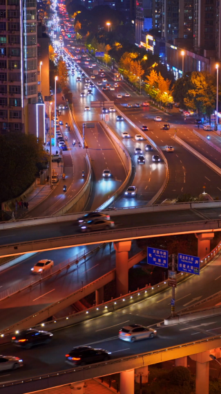 夜晚城市道路-立交桥车流-竖版