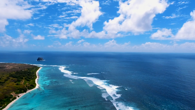 美女出海潜水浮潜