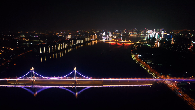 长沙湘江两岸城市夜景全景-三汊矶大桥