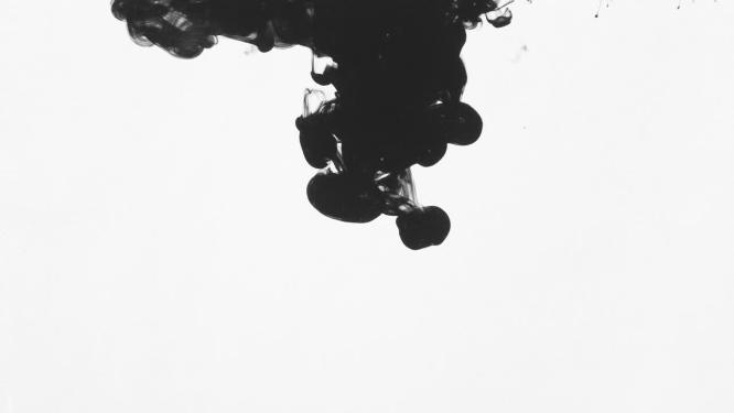 黑色液体扩散