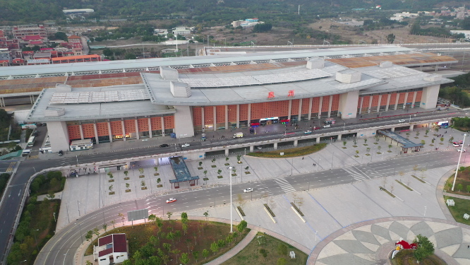 航拍福建泉州火车站进站口