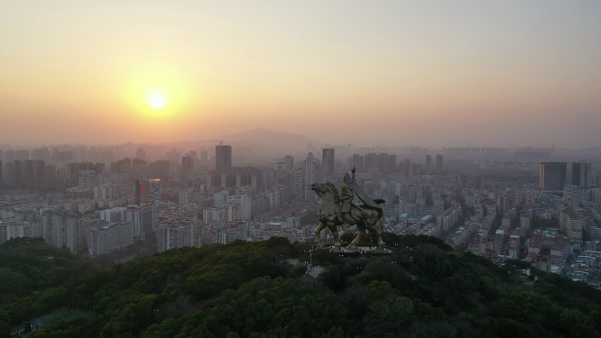 福建泉州世界最大骑马铜像 郑成功