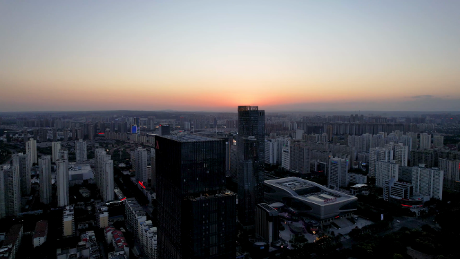 航拍河南洛阳城市上空建筑